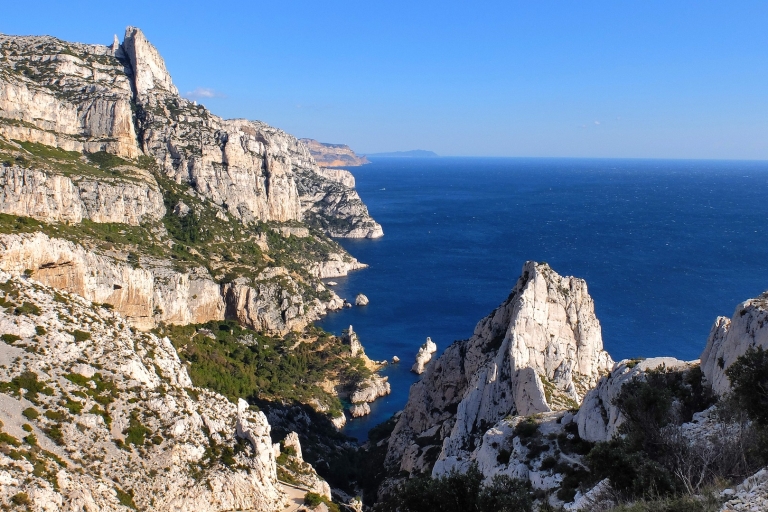 Au départ de Marseille : Randonnée dans le parc national des CalanquesRandonnée vers les Calanques privée hiver