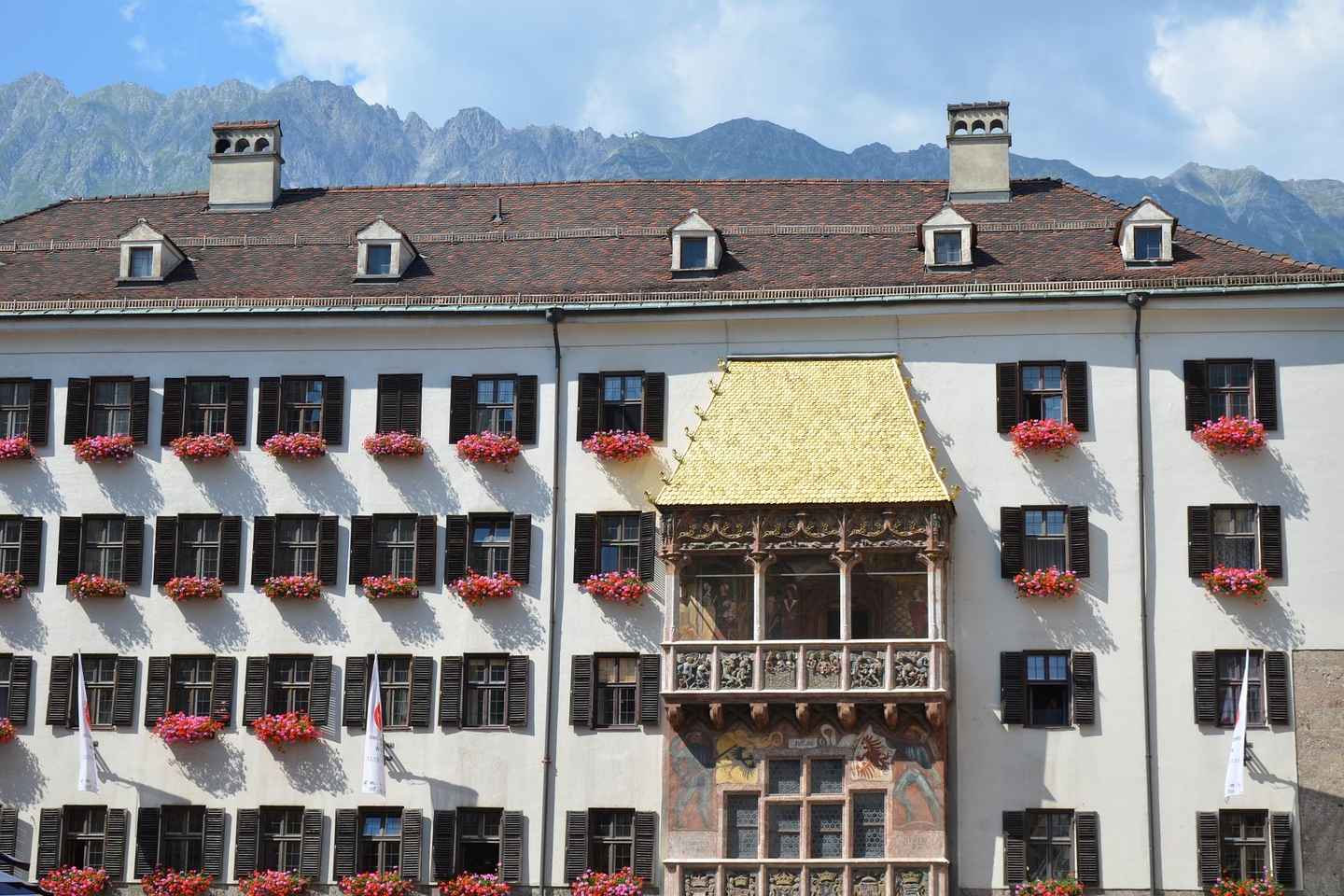 Innsbruck: Capture the most Photogenic Spots with a Local
