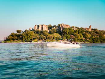 Desenzano del Garda: Paseo en barco al atardecer con bebida