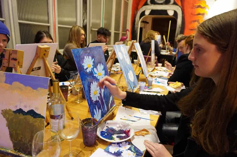 paint and sip experience