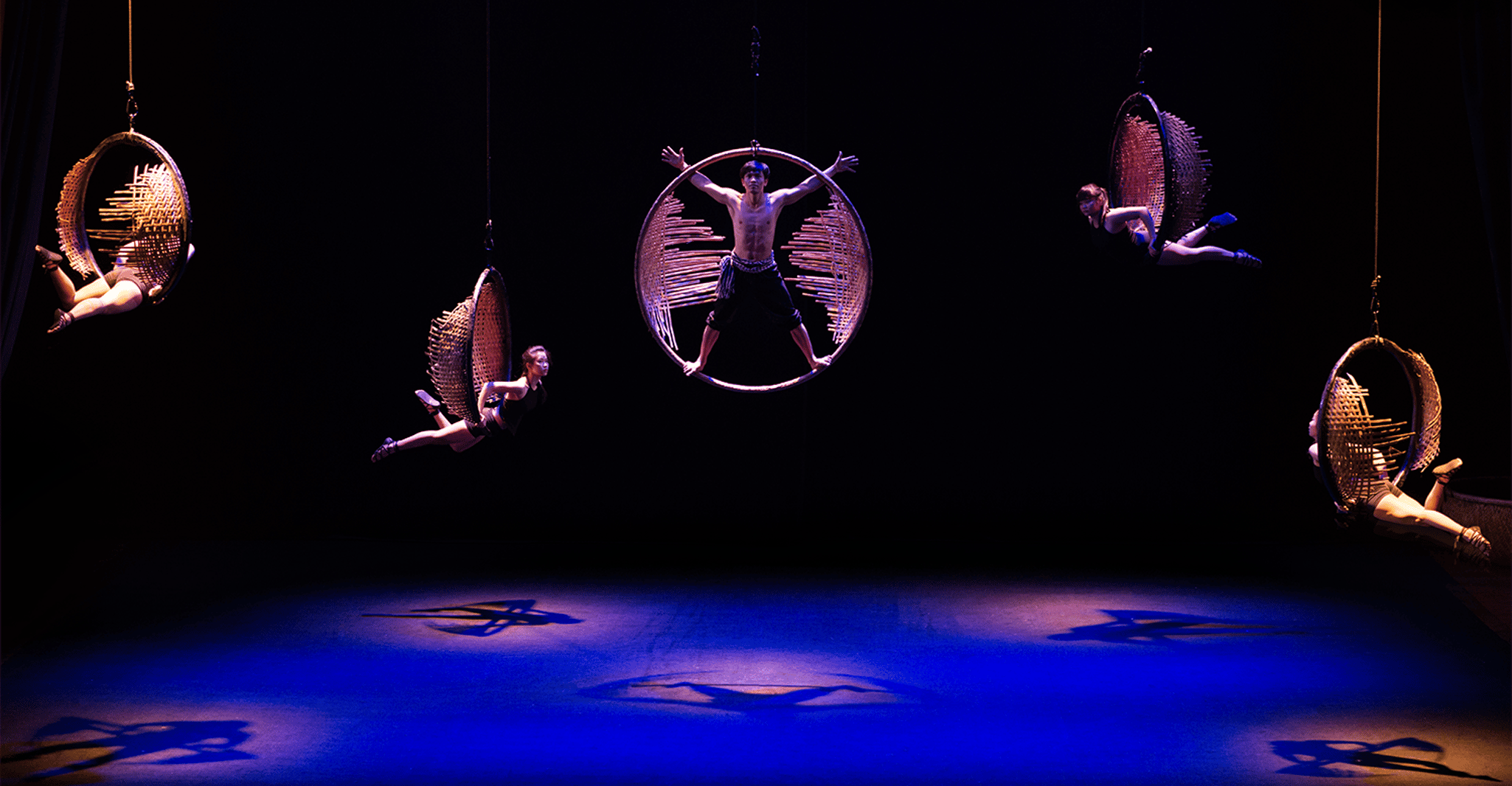 Ho Chi Minh, un spectacle de cirque de bambou à l'Opéra de Saigon - Hizvo