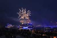 Amburgo, Light Show 835th Harbor Birthday on the Barge - Hizvo