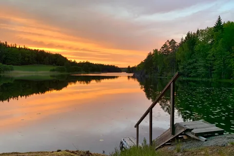 Stockholm: Solnedgångsvandring i Tyresta nationalpark med måltid