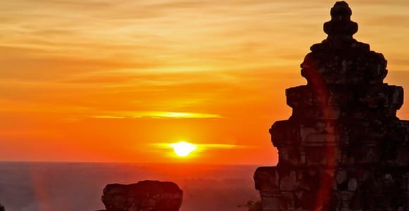 Siem Reap: Full-Day Angkor Wat Guided Tour with Sunset