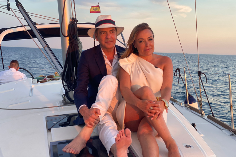 Barcelona: Private Sailing Trip with Drinks & Snacks (max 9) 3-Hour Trip