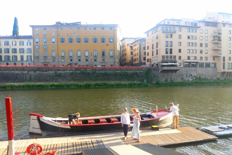 Florence: Gondola Boat Tour with Wine or Coffee and SnackEvening Tour with Wine