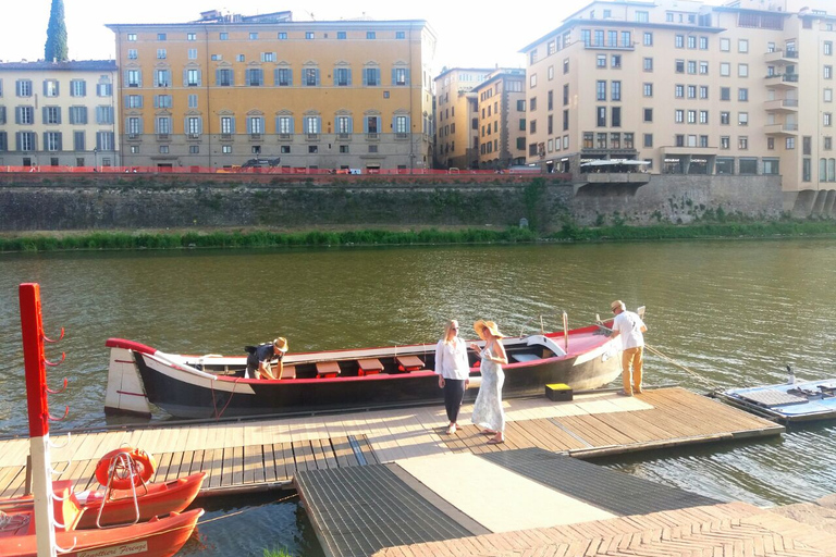 Florence: Gondola Boat Tour with Wine or Coffee and SnackEvening Tour with Wine