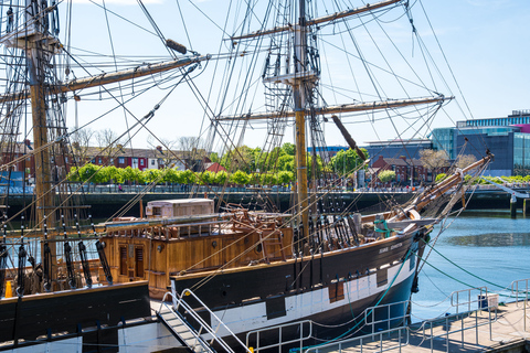 Dublin: Jeanie Johnston Tall Ship Irish Famine History Tour Dublin: Jeanie Johnston Tallship Emigrant Experience