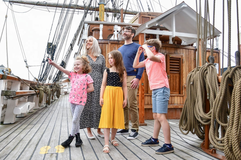 Dublin: Jeanie Johnston Tall Ship Irish Famine History TourDublin: Jeanie Johnston Tallship Emigrant Experience