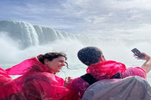 Niagara, Canada: Walking Tour w/ Voyage to the Falls Cruise