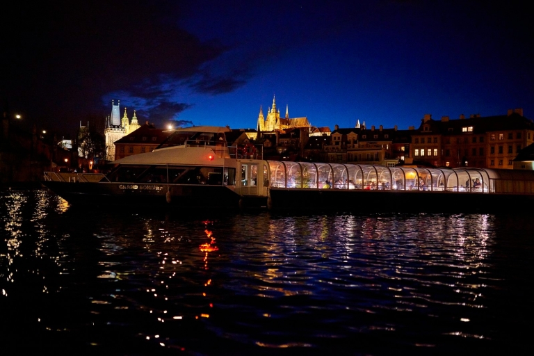 Prague : dîner-croisière touristique en bateau à toit ouvertCroisière Deluxe