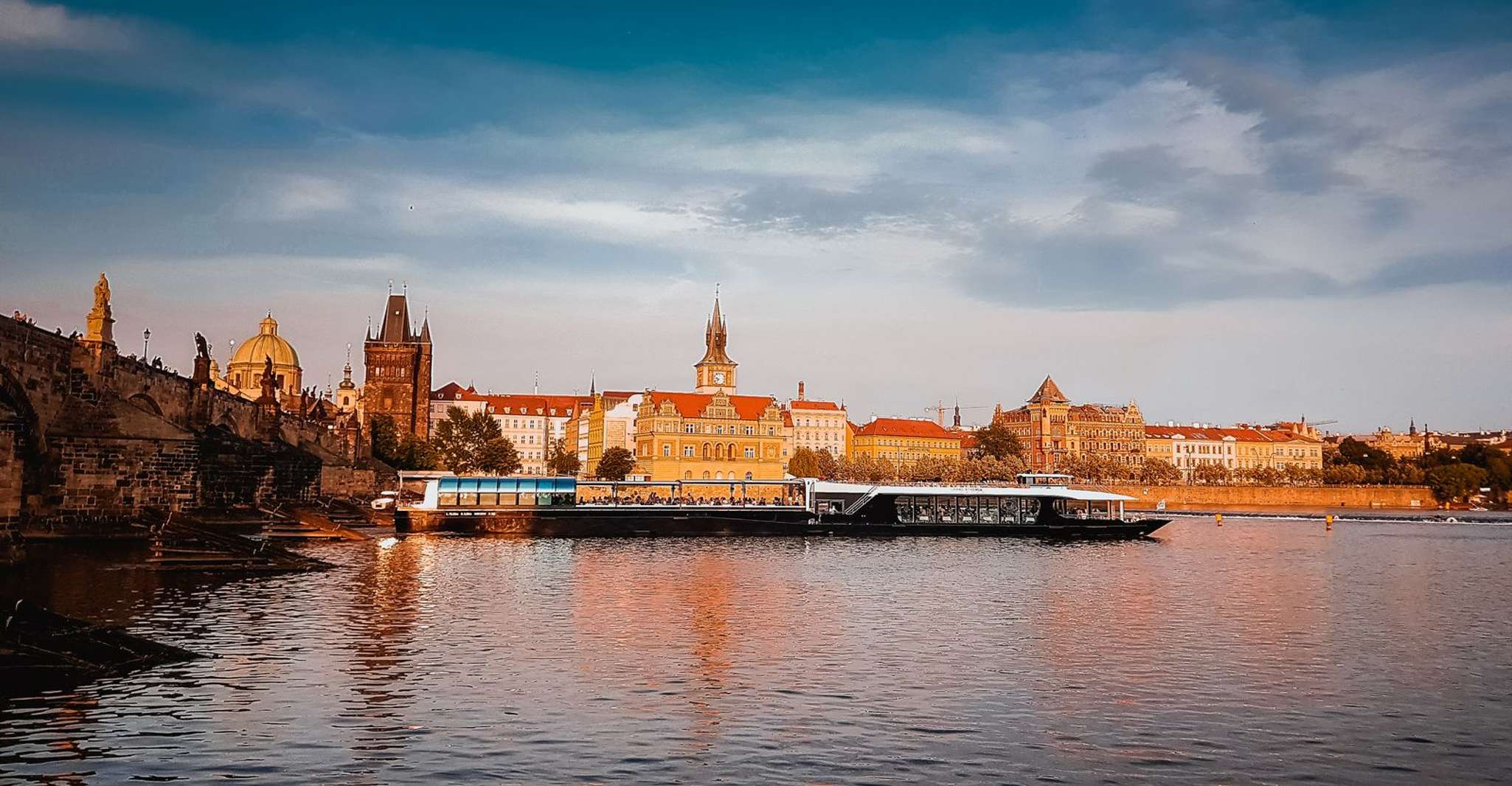 Prague, Sightseeing Dinner Cruise on Open-Top Glass Boat - Housity