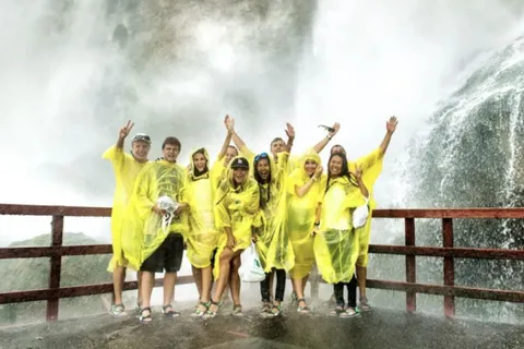 Niagara Falls, USA: Highlights Tour with Boat Ride & Cave