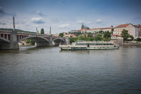 Prague : Croisière à la bière dans l'après-midi avec boissons gratuitesPrague : Croisière à la bière sur la Vltava