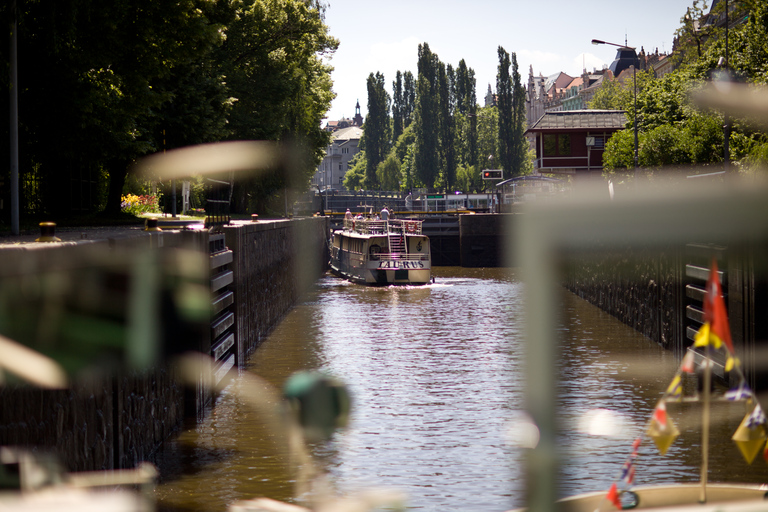 Praag: Sightseeing-biercruise in de middag met gratis drankjesPraag: Sightseeing-biercruise op de Moldau