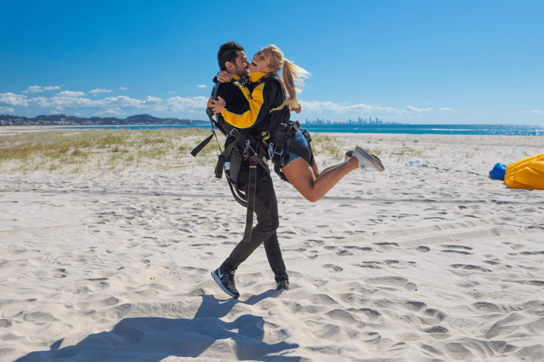 Gold Coast: Tandem Skydiving Experience