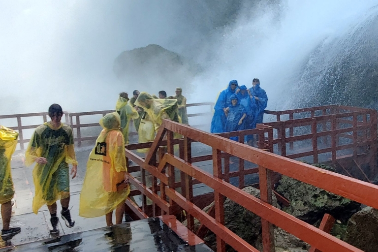 Niagara Falls Canada en VS: combotour met kleine groepenNiagara Falls (VS): dagtocht naar beide zijden van de watervallen