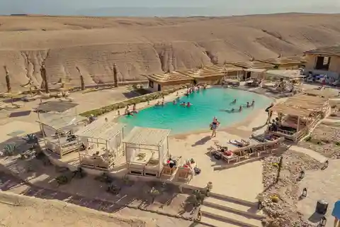 Agafay Day Pass Pooladgang med frokost i agafay Desert