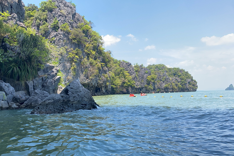 Z Phuket: wyspa Jamesa Bonda i wycieczka kajakiem łodzią LongtailWycieczka grupowa - Rawai, Chalong, Wichit Pickup