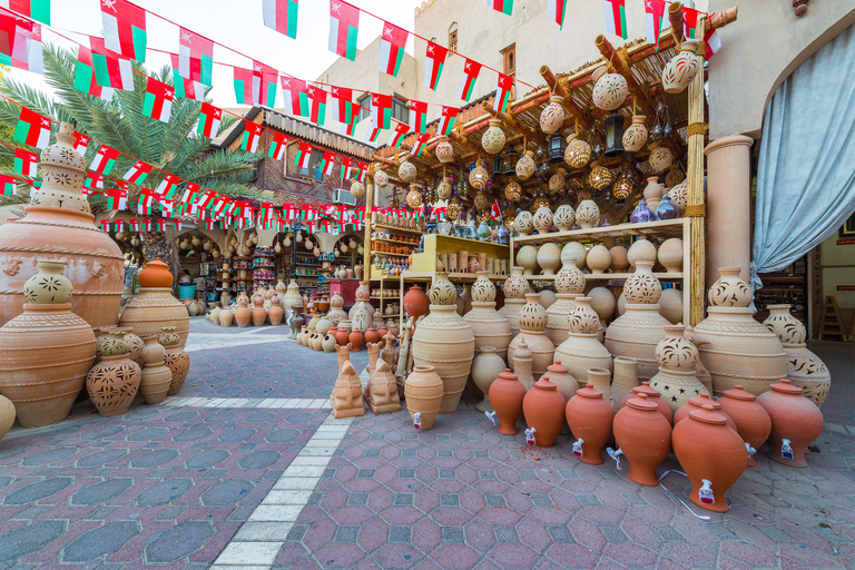 Muscat: Nizwa Oasis Full Day Tour with Lunch