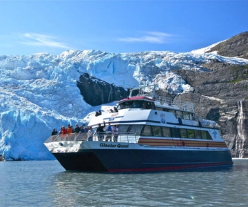 From Whittier: Glacier Quest Cruise with Onboard Lunch