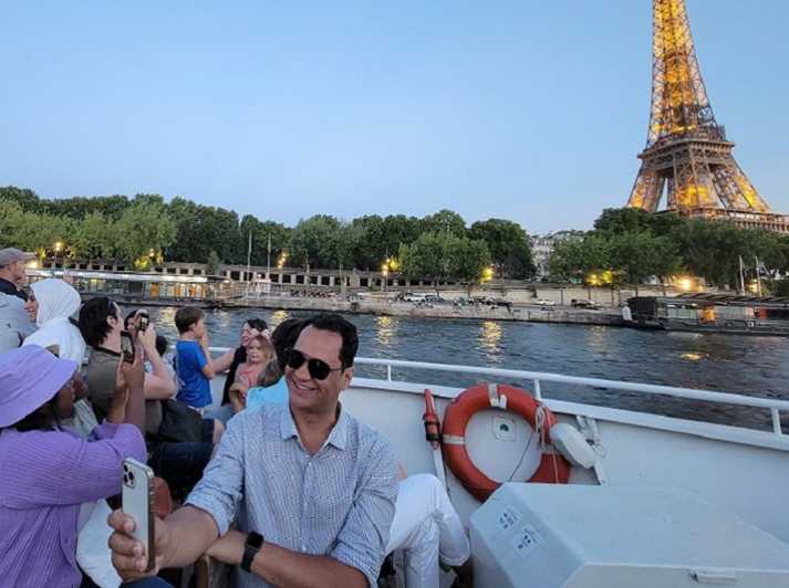 Paris: Eiffel Tower Tour and Seine River Cruise at Dusk