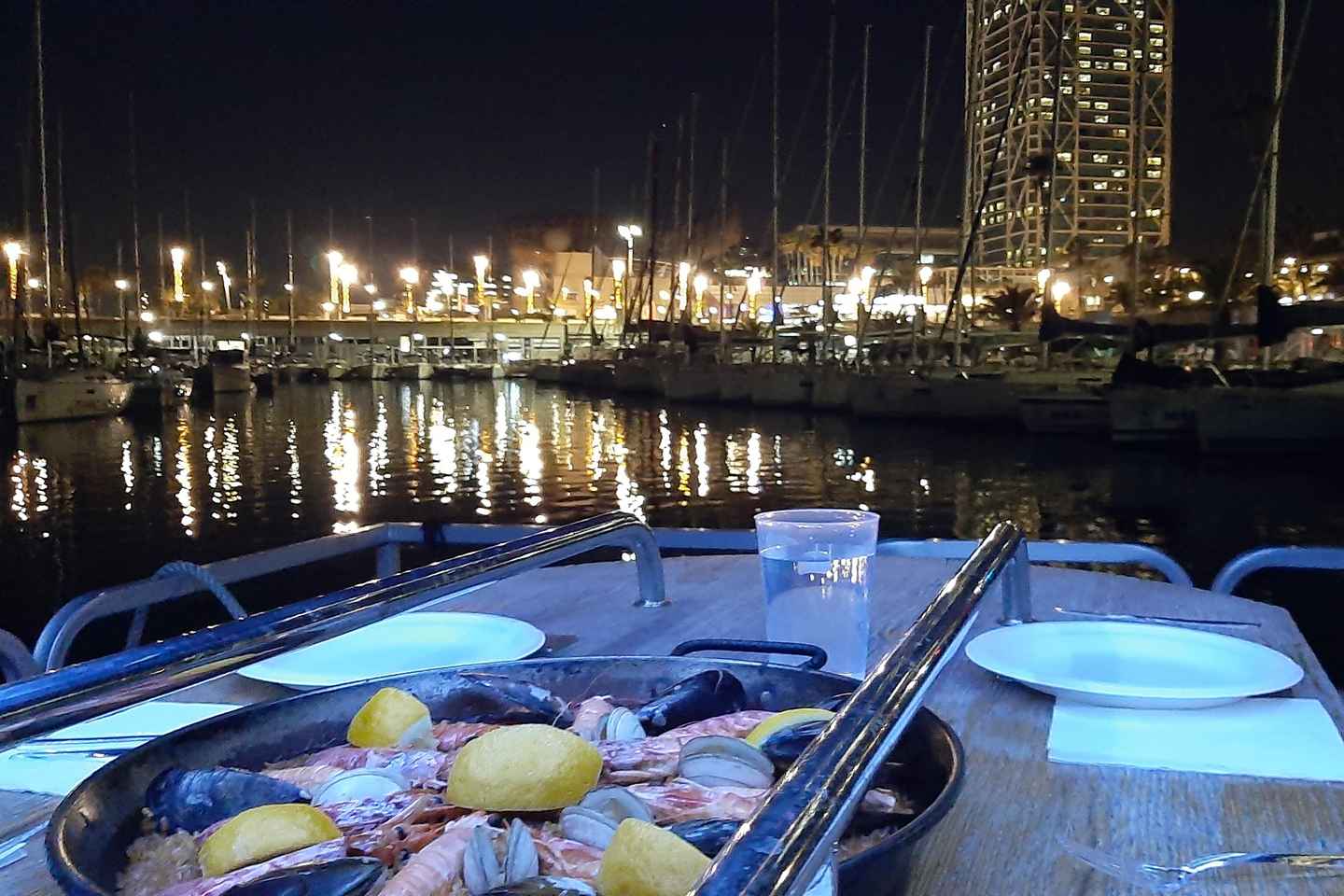 Valencia: Private Evening Cruise with Dinner and Drinks - Valencia: Private Evening Cruise with Dinner and Drinks