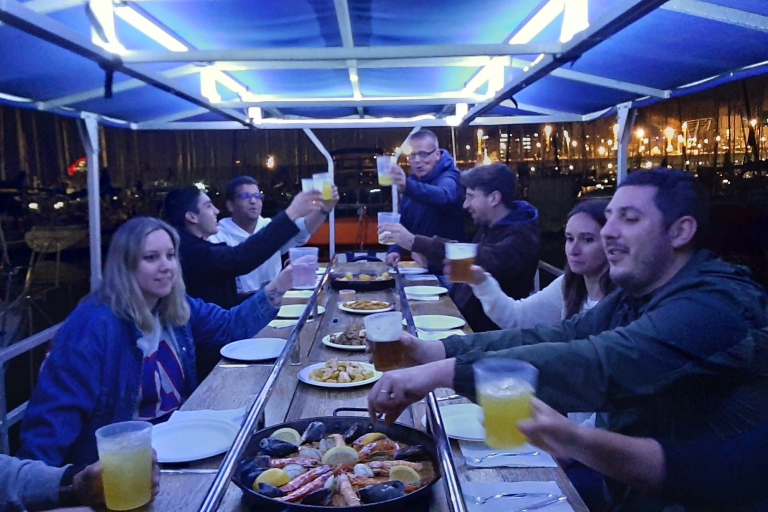 Barcelona: Private Abendrundfahrt mit Abendessen und Getränken