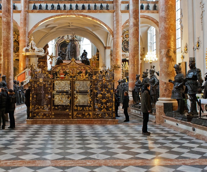 Innsbruck's Art and Culture revealed by a Local