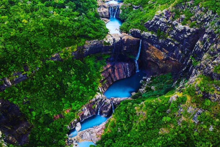 Hiking the 7 Waterfalls including Lunch & Transfer