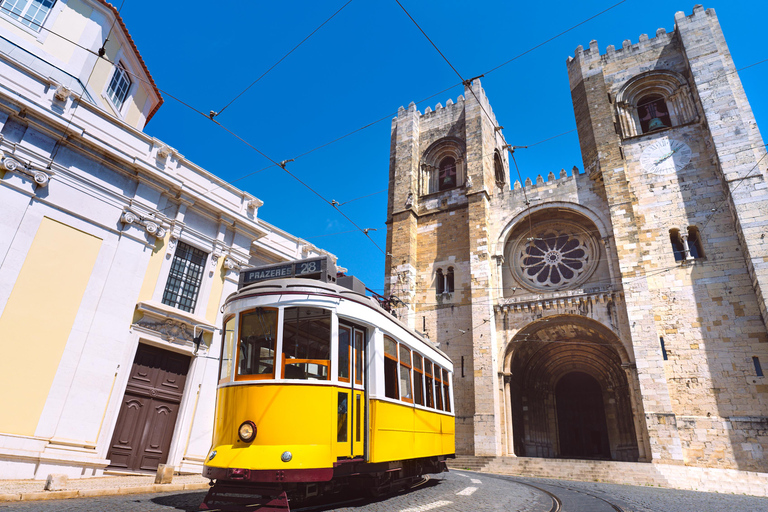 Lisbon's historic old town in a tuk-tuk in German Lissabon Historische Altstadt im Tuktuk auf Deutsch