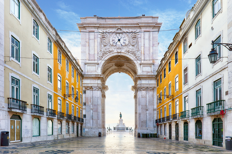 Lisbon's historic old town in a tuk-tuk in German Lissabon Historische Altstadt im Tuktuk auf Deutsch