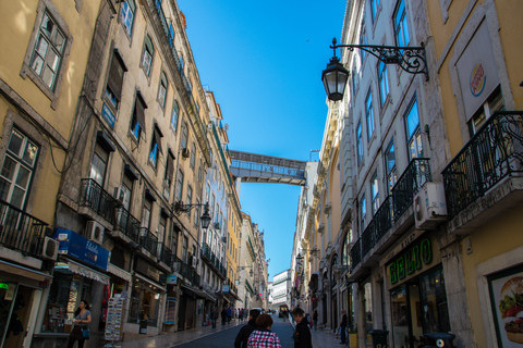 Lisbon's historic old town in a tuk-tuk in German Lissabon Historische Altstadt im Tuktuk auf Deutsch