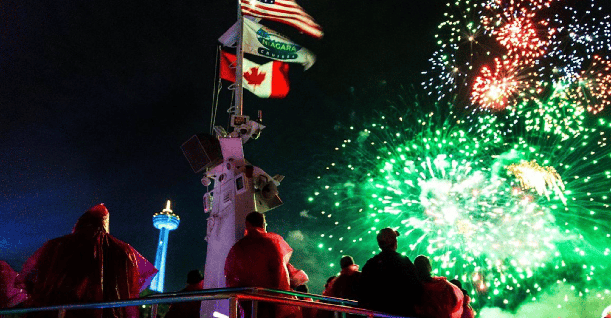 Niagara Falls, Canada: Evening Fireworks Cruise