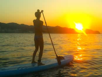 Lloret de Mar: Sunrise Paddle Board Ride with Instructor