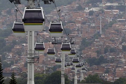 Tour de ville de Medellin en Chiva ou en camionnette thématique