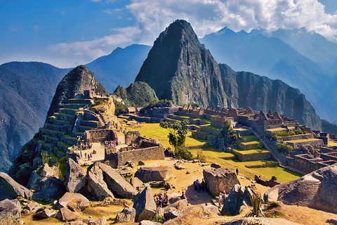 Sacred Valley + Machu Picchu With trains 2D/1N