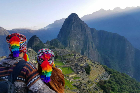 Sacred Valley + Machu Picchu With trains 2D/1N