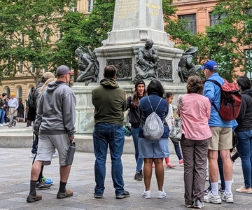 Montreal: Explore Old Montreal Small-Group Walking Tour