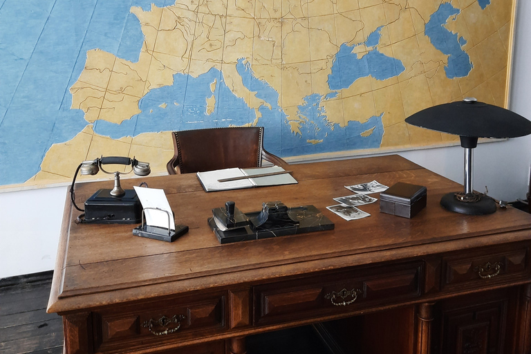 Kraków: Schindler's Factory & Jewish Ghetto in a Small Group