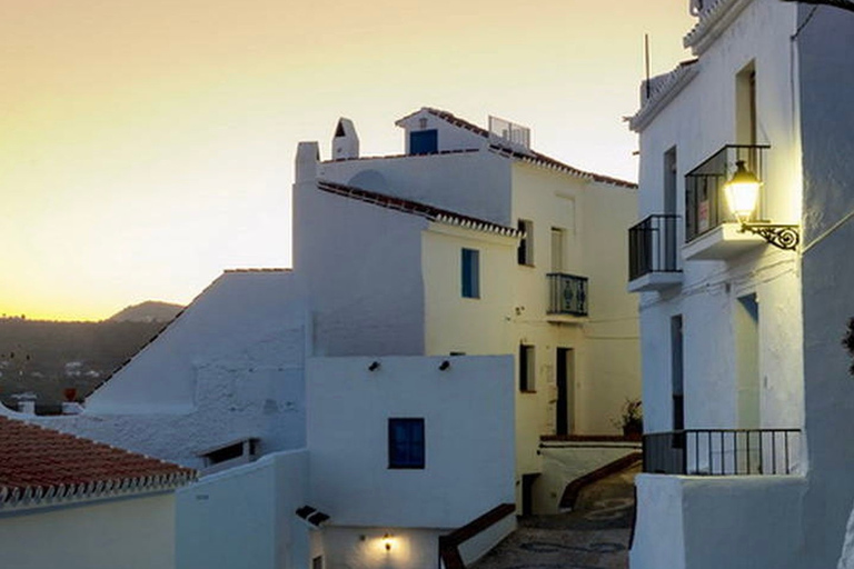 Torremolinos/Benalmadena: Excursão às cavernas de Nerja com FrigilianaTorremolinos/Benalmadena: passeio pelas cavernas de Nerja com Frigiliana