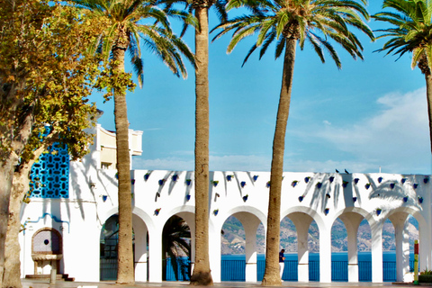 Torremolinos/Benalmadena: Grotten van Nerja Tour met FrigilianaTorremolinos/Benalmadena: rondleiding door de grotten van Nerja met Frigiliana