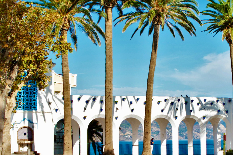 Torremolinos/Benalmadena: Grotten van Nerja Tour met FrigilianaTorremolinos/Benalmadena: rondleiding door de grotten van Nerja met Frigiliana