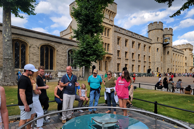 Londyn: Tower of London Tour z klejnotami koronnymi i Beefeaters