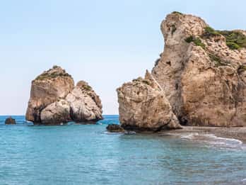 Depuis Paphos : Boire un verre au coucher du soleil au rocher d'Aphrodite et dîner folklorique