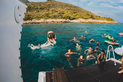 De Split: Passeio de barco pela Lagoa Azul e Ilhas com almoçoDe Split: Lagoa Azul e passeio de barco pelas ilhas com almoço