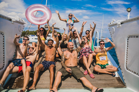 Desde Split: Excursión en barco por la Laguna Azul y las Islas con almuerzo