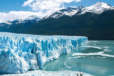 El Calafate: Excursión guiada de un día al Glaciar Perito Moreno y navegación a velaExcursión Todos los Glaciares