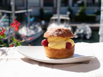 Toulon: Culinary Heritage Guided Walking Food Tour