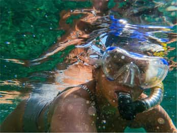 Villajoyosa: Excursión guiada en kayak con snorkel